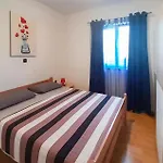 Three-bedroom In Nedeščina