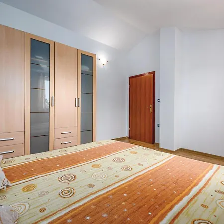 Ferienhaus Lovely In With Kitchen *