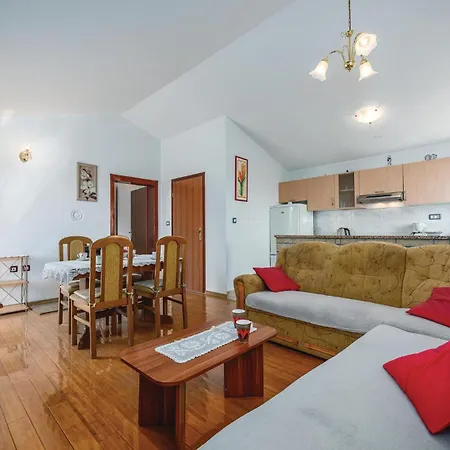Lovely In With Kitchen