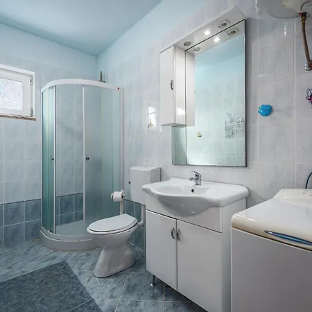Hébergement de vacances Three-bedroom In *